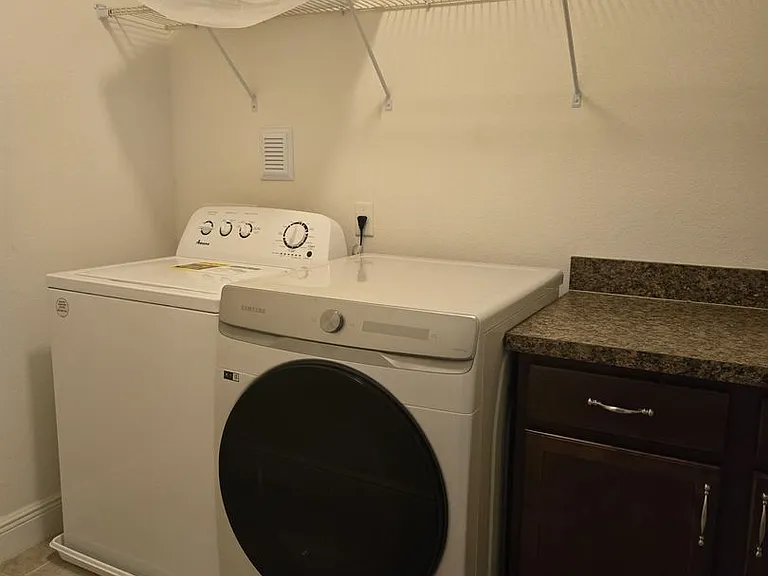 9240 Woodcrane Dr — Photo 44