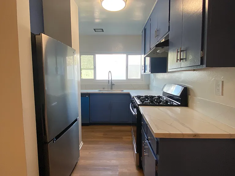 13504 Moorpark St #2 — Photo 12