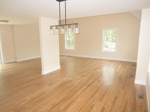 3rd image of 11 Wellington Court