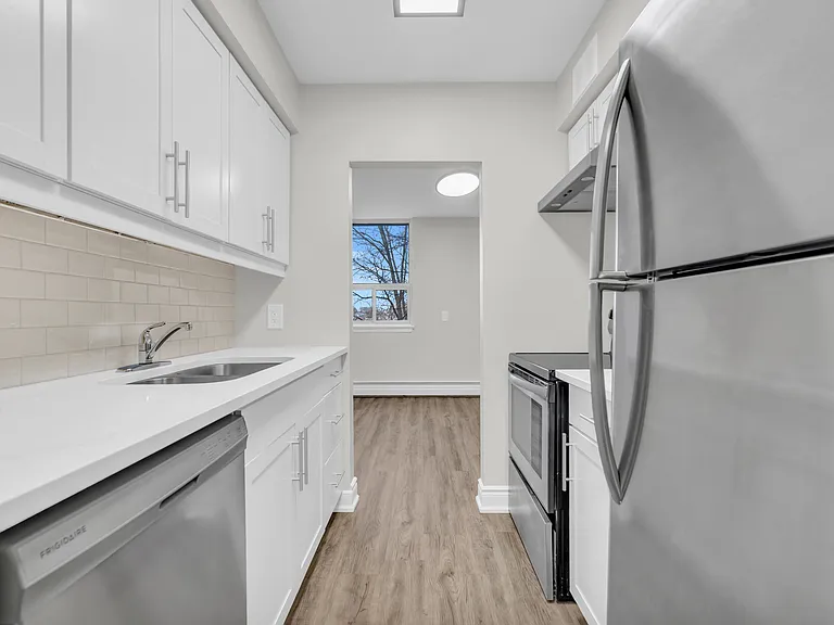 3189 King St E — Photo 42