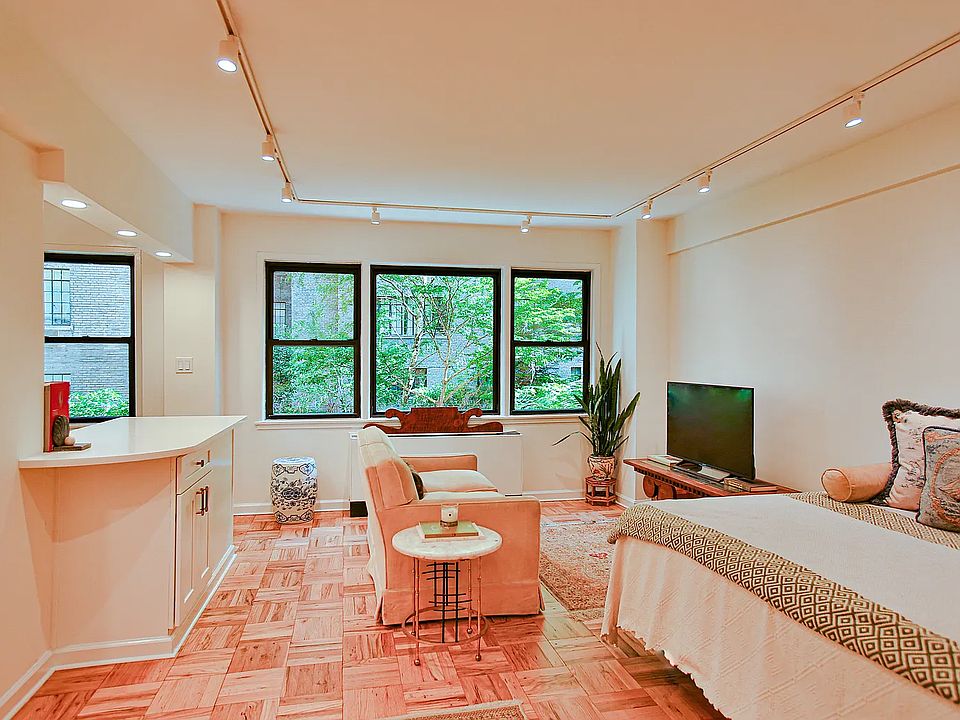 1st image of 55 E 9th St APT 2R