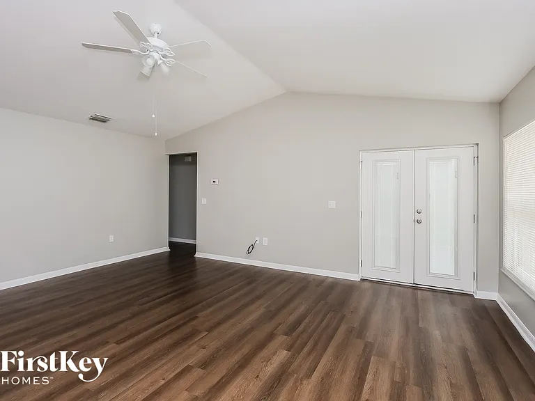 1703 Hulett Dr — Photo 3