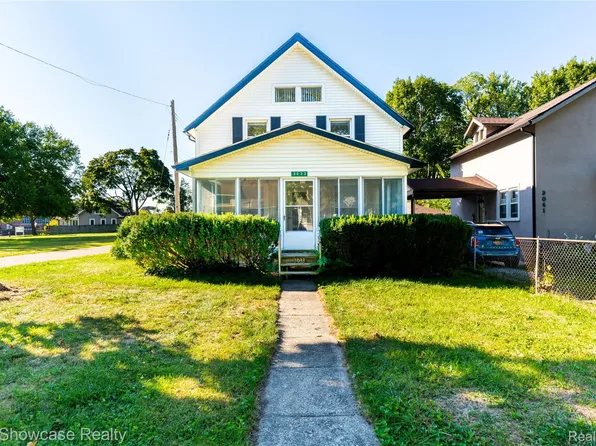 3033 Cass Lake Ave, Keego Harbor, MI 48320