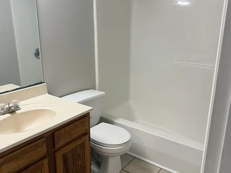 239 McDaniel Dr — Photo 4