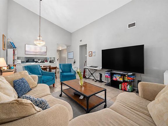 3rd image of 4100 NE 17TH TERRACE