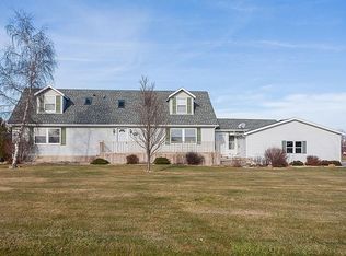 2847 Deer Run Dr, Urbana, IA 52345