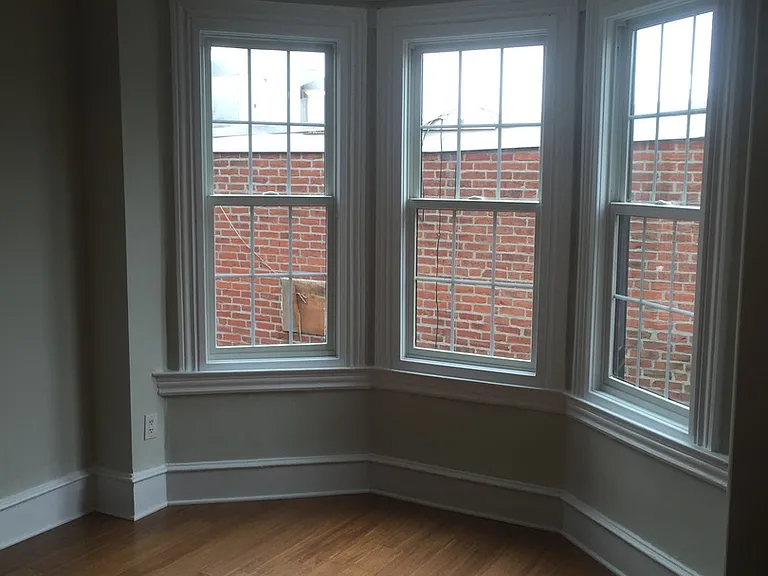 Charming Renovated Apartments in the Heart of Ardmore — Photo 21