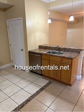 3rd image of 304 E College St #1
