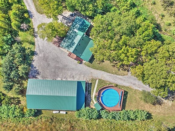 2nd image of 1717 County Road 400e
