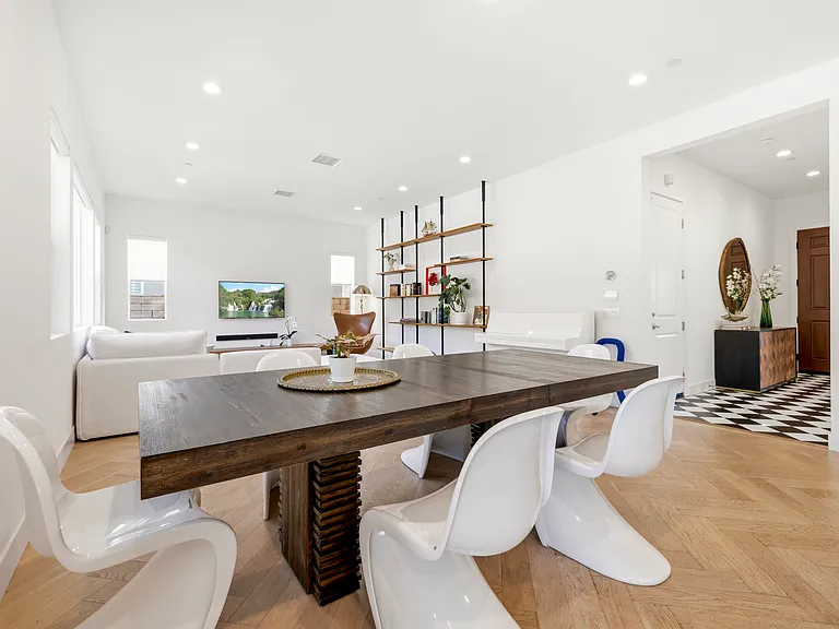 19212 Blackthorn Dr — Photo 14