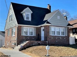 17 E Park Ave, Pleasantville, NJ 08232