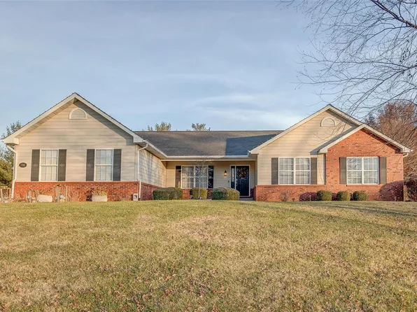 7350 Timberwolf Trl, Fairview Heights, IL 62208