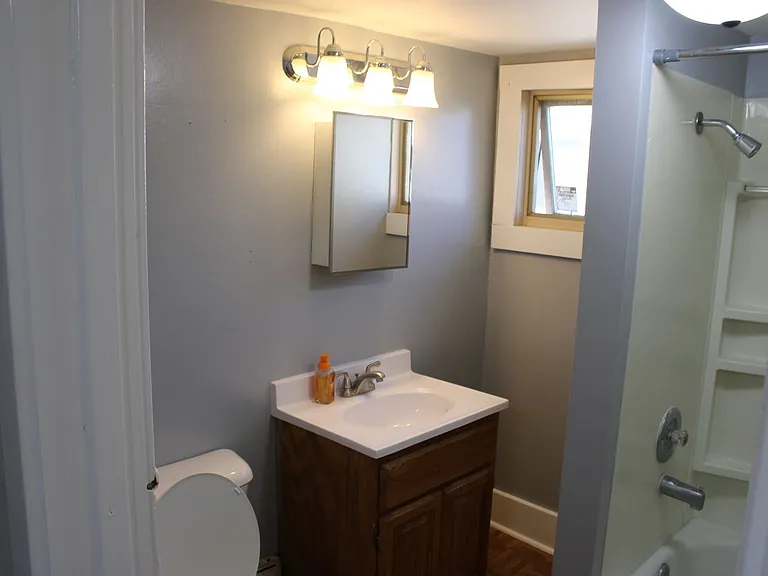 200 N Lincoln St — Photo 12