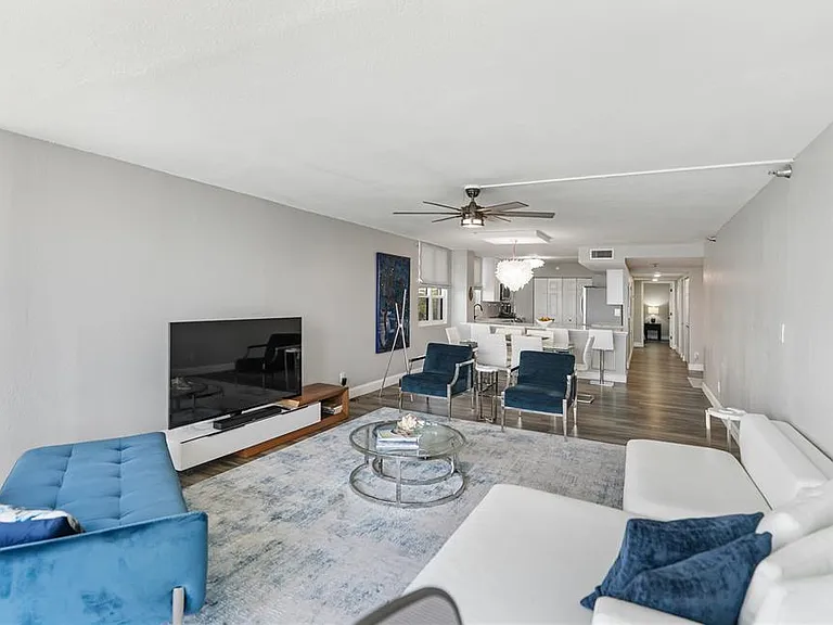 97 Sunset Dr #201 — Photo 16
