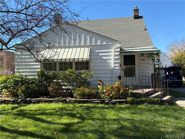 602 80th St, Niagara Falls, NY 14304