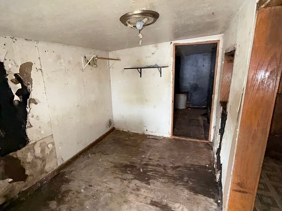 3rd image of 2825 SE 14th St #39