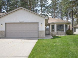 566 Timber Ct, Shakopee, MN 55379