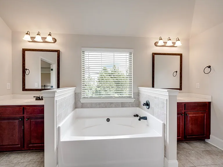 542 Oconee Cir — Photo 30
