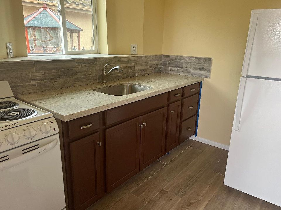 2nd image of 762 Tawny Ct