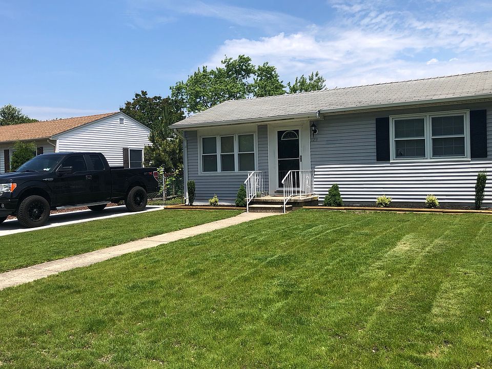 1st image of 129 Edna Ave