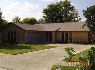 623 Summerwood Dr, New Braunfels, TX 78130