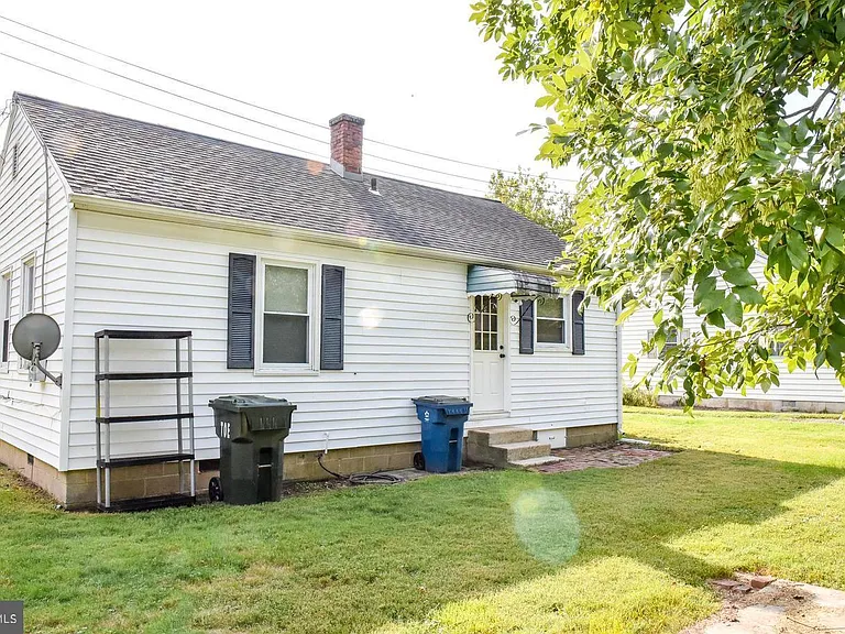 15 Sycamore Ave — Photo 13