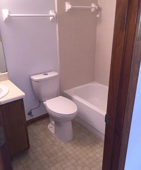 1318 Castelnau Ct — Photo 20