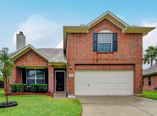 2880 Pointe Dr, Dickinson, TX 77539