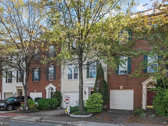 3rd image of 4924 Gardner Dr