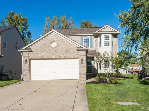 4221 Sonata Dr, Howell, MI 48843
