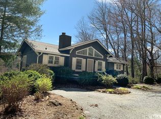 407 Crescent Moon Ln, Cashiers, NC 28717