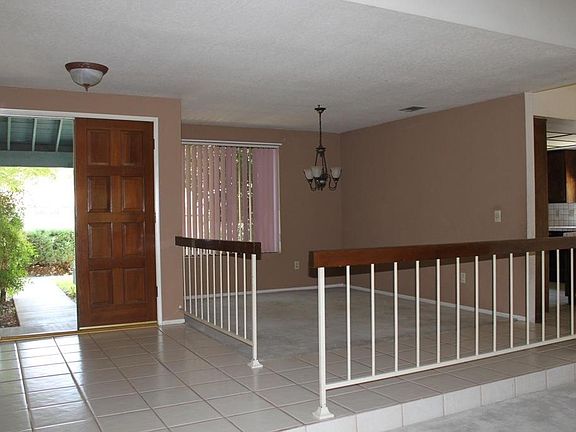 Entrance & Dinning Room