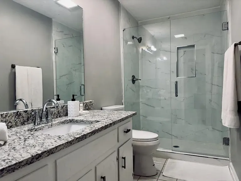 979 Falconcrest Dr — Photo 14