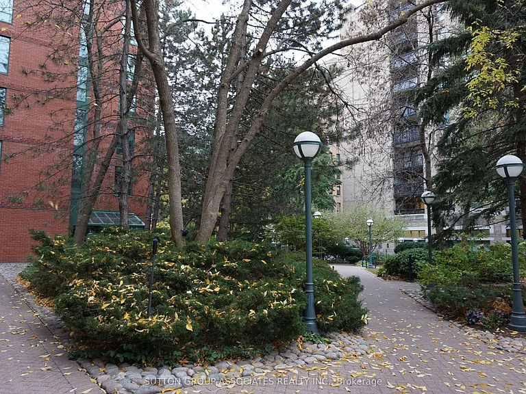 95 Prince Arthur Ave #327 — Photo 24