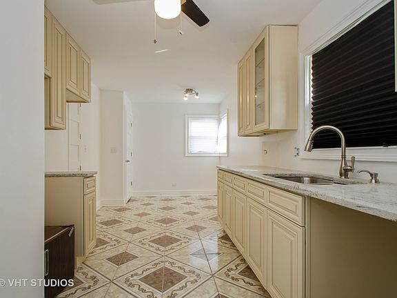4th image of 706 E 157th St