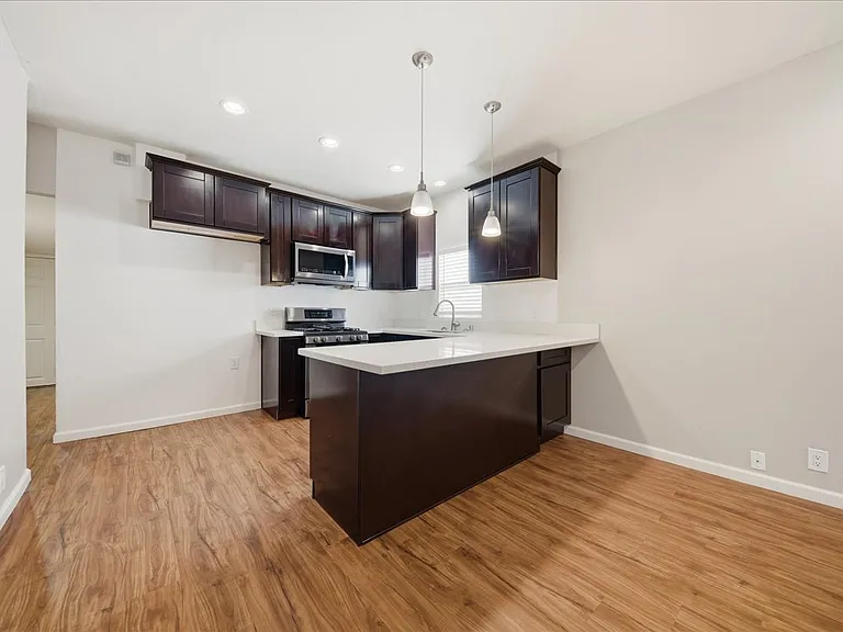 3153 2nd Ave — Photo 5