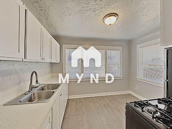 4th image of 406 E Plaza Blvd #1