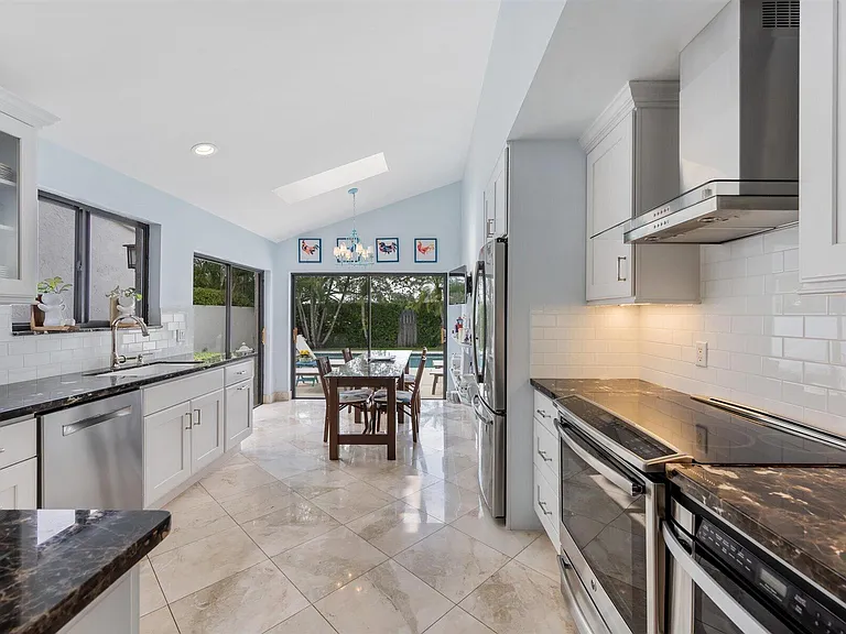 2443 Windsor Way Ct — Photo 15
