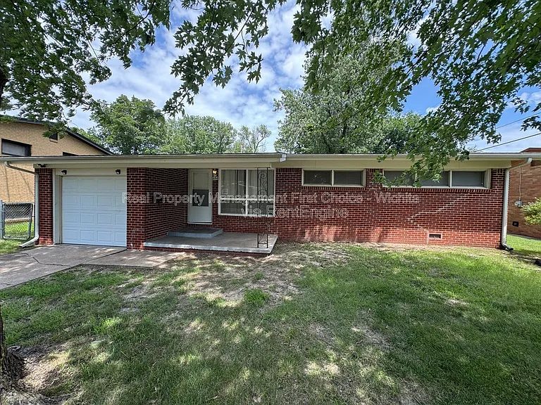 2136 S Euclid St — Photo 2
