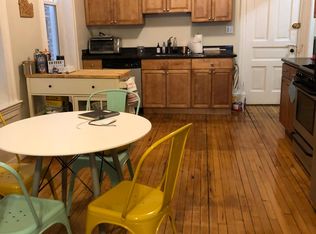 1421 W Superior St APT 1F, Chicago, IL 60642