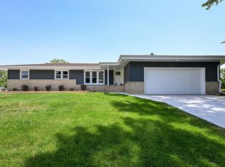 4200 S 104th St, Greenfield, WI 53228