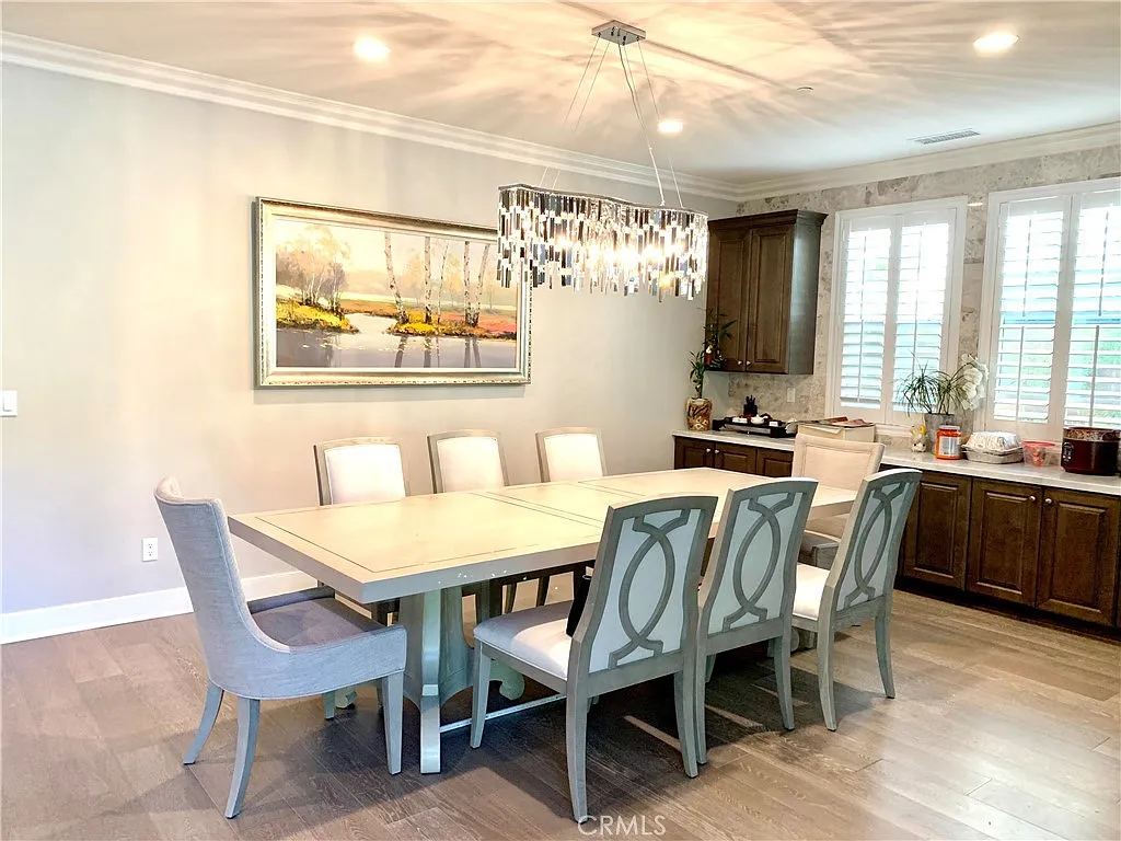 5 bed, 5.5 bath, 4000 sqft, $8,500 — Photo 4