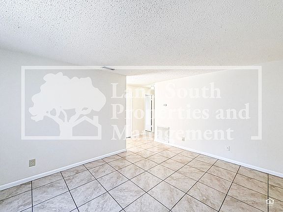 3rd image of 5859 Charlton Dr