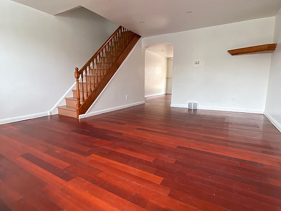 3rd image of 8732 Ditman St