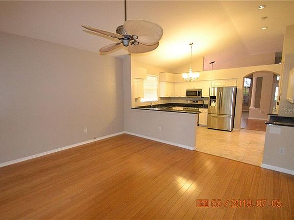 5th image of 12322 Glenfield Ave