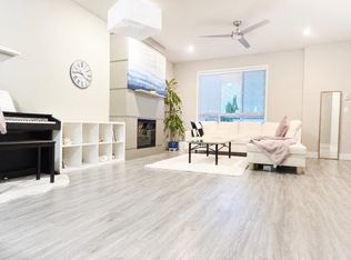 1938 N Parallel Rd #10, Abbotsford, BC V3G0H1