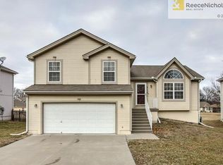 9116 E 65th St, Raytown, MO 64133