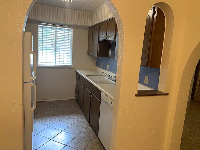 1221 Willow Wood Ct — Photo 10