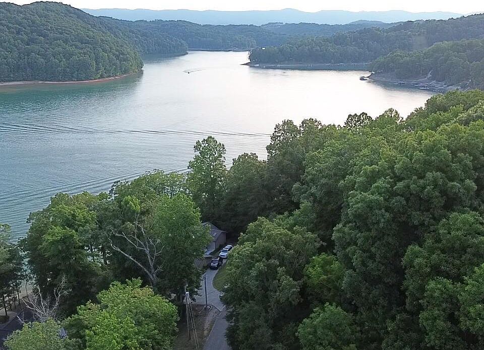 1st image of Cove Pointe Rd