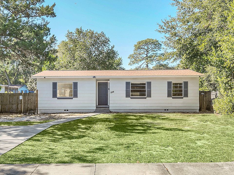 1st image of 226 Colony Dr
